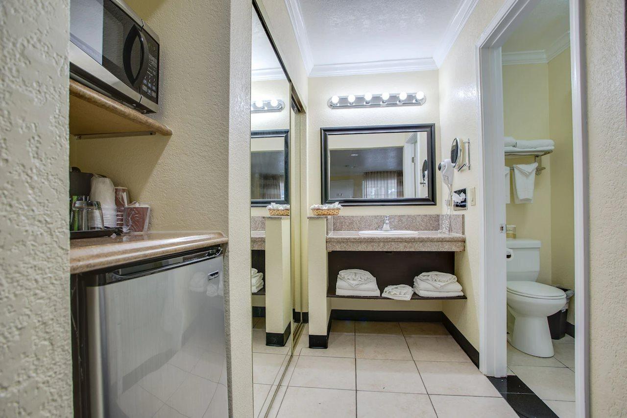 Best Inn & Suites Buena Park Eksteriør billede